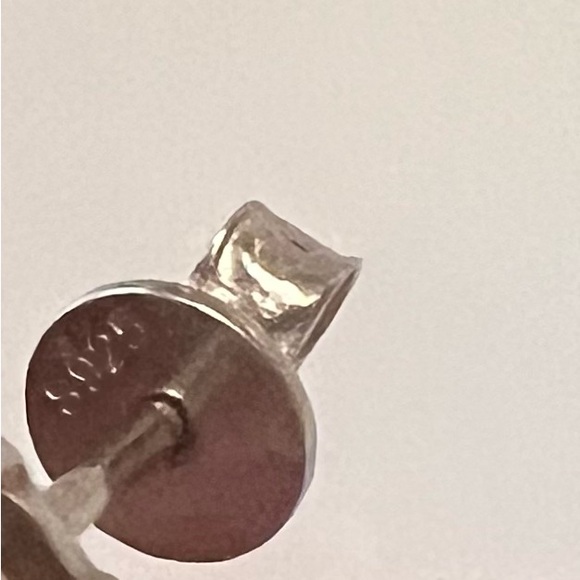 6 prong 2 ct Diamond stud earrings! - Picture 13 of 13